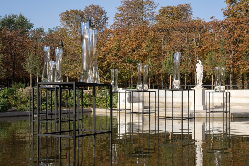 SERENADE SERENADE SERENADE AND THE TRIUMPH OF ROMANCE Paris + par Art Basel Hors les murs . 2023 Courtesy of the artist and Almine Rech Gallery © Nicolas Brasseur