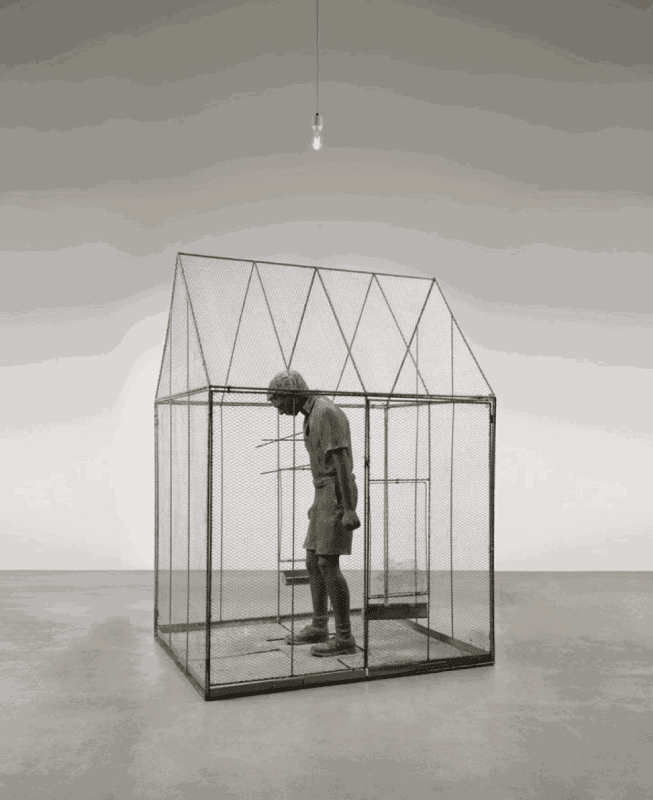 Le opere una delle sculture in bronzo di Enrique Martínez Celaya che sono esposte al Museo Marini in dialogo con le opere dell’artista pistoiese