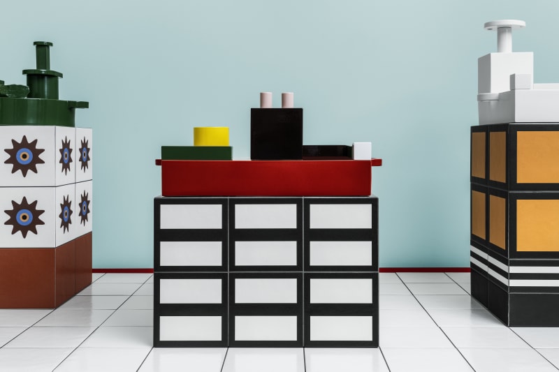 Geometric ceramic sculptures designed by Nathalie Du Pasquier for Mutina Editions, featuring bold colours, graphic patterns, and stacked forms evocative of miniature architectural landscapes. Photo by Delfino Sisto Legnani – DSL Studio.