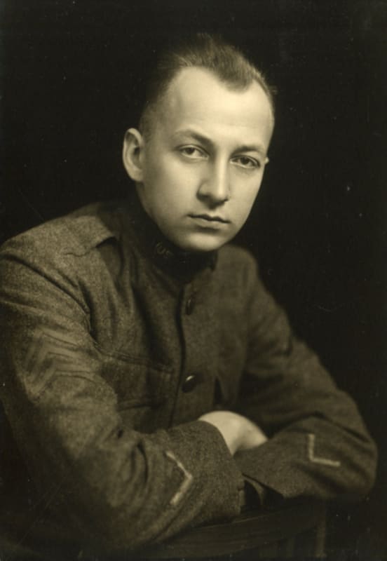 portrait of Doel Reed