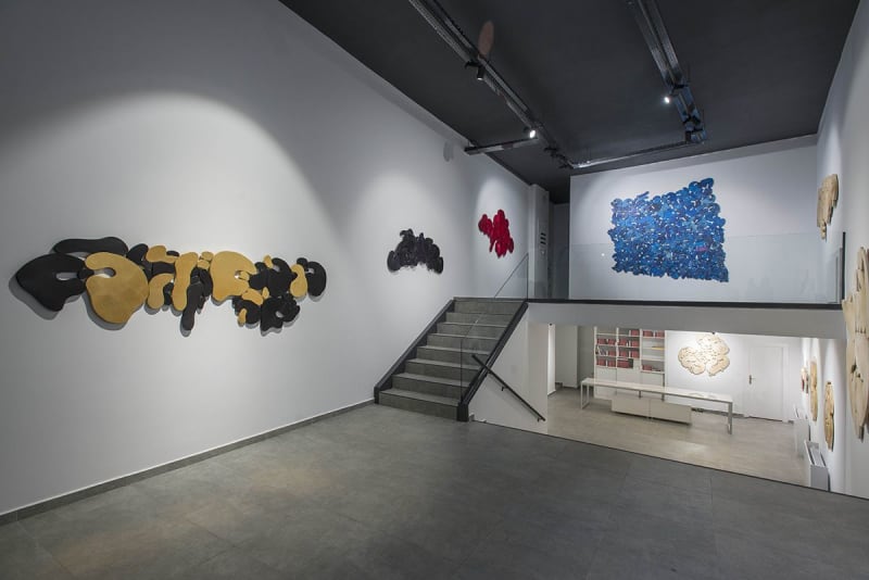 Installation view of İstif, solo exhibition by Mithat Şen, Art On Istanbul Pera, 2017. Photo © Kayhan Kaygusuz, courtesy of the artist and Art On Istanbul.