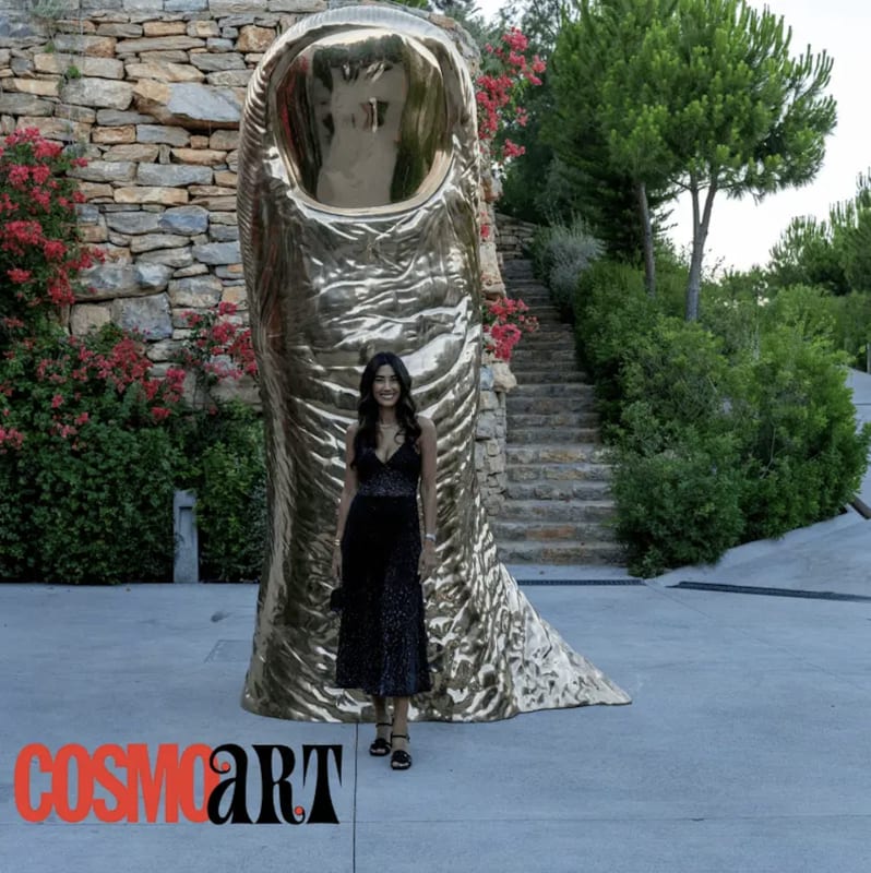 Selcan Atılgan at "I Was Here" exhibition, in front of the work Pouce, 1965 / 1988 Ed. © Courtesy of the Estate and Almine Rech