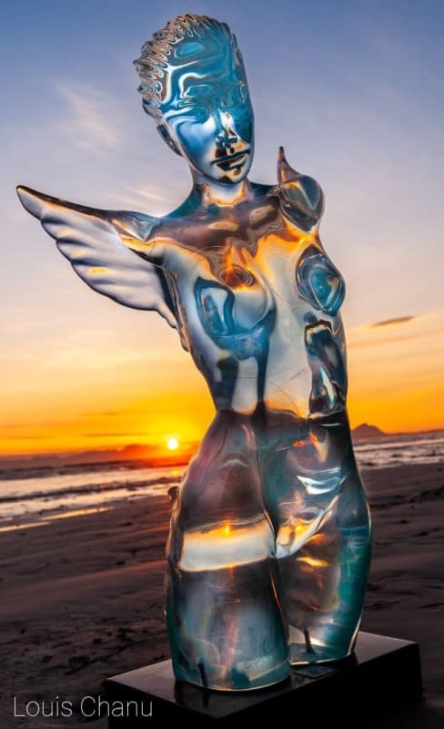 A plant carbon resin sculpture by Louis Chanu