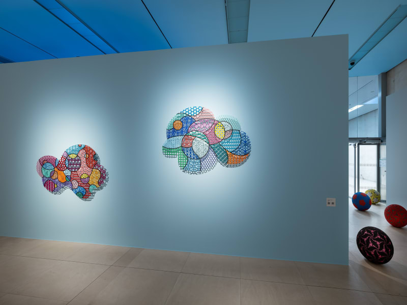 Installation view Nevin Aladağ – Interlocking with Pattern Kinship, Cloud, luminous and radiance (2023) as well as Crochet Balls (2023),...