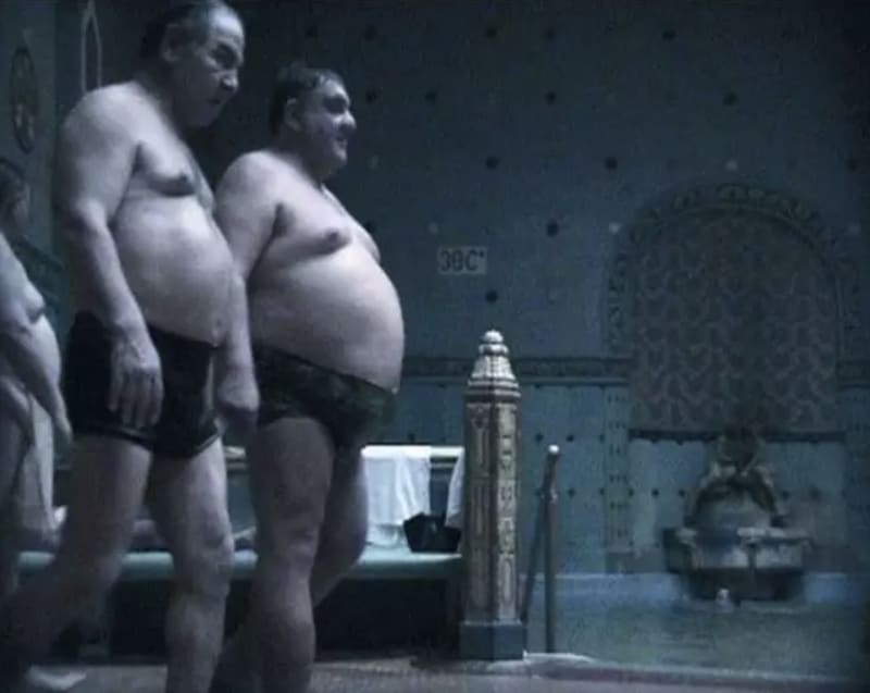 Katarzyna Kozyra 卡塔姿娜·科兹拉, Men’s Bathhouse《男澡堂》, 1999, filmstill 录像片段