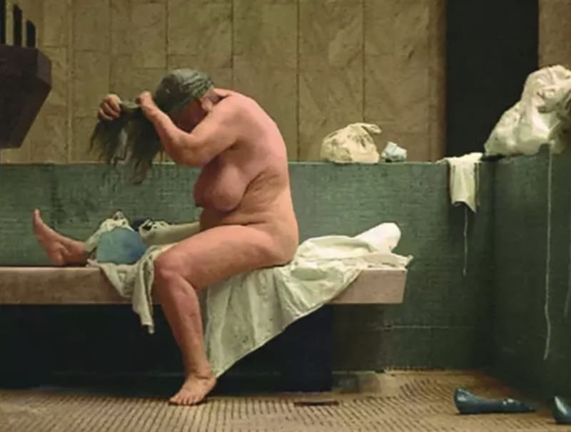 Katarzyna Kozyra 卡塔姿娜·科兹拉, Bathhouse《澡堂》, 1997