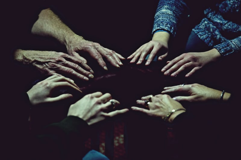 Séance, Shannon Taggart