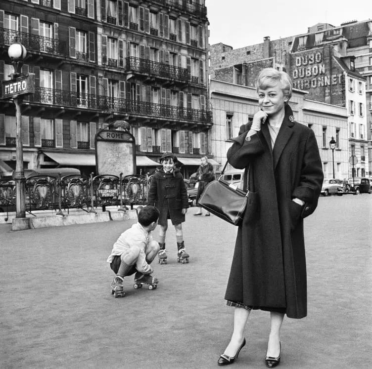 Giulietta Masina at the Rome subway station, Paris, 1956, from negative 6x6 cm Agnès Varda, Giulietta Masina at the Rome subway station, Paris, 1956, from negative 6x6 cm © Succession Agnès Varda - Fonds Agnès Varda déposé à l'Institut pour la photographie