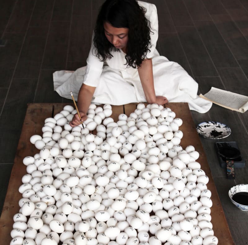 陶艾民,《卵体》,2015年,装置行为