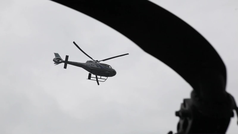 冰逸：《悬置》