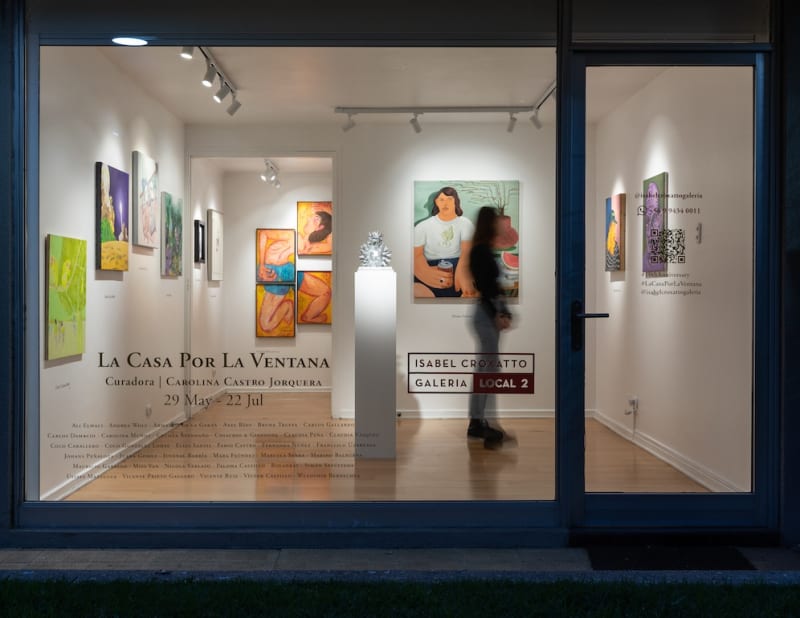 Installation view of La Casa por la Ventana at LOCAL 2. Photo: Sebastián Mejía.