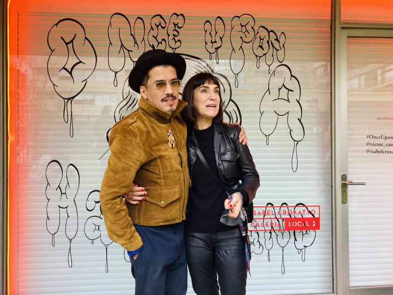 Víctor Castillo and gallery director Isabel Croxatto.