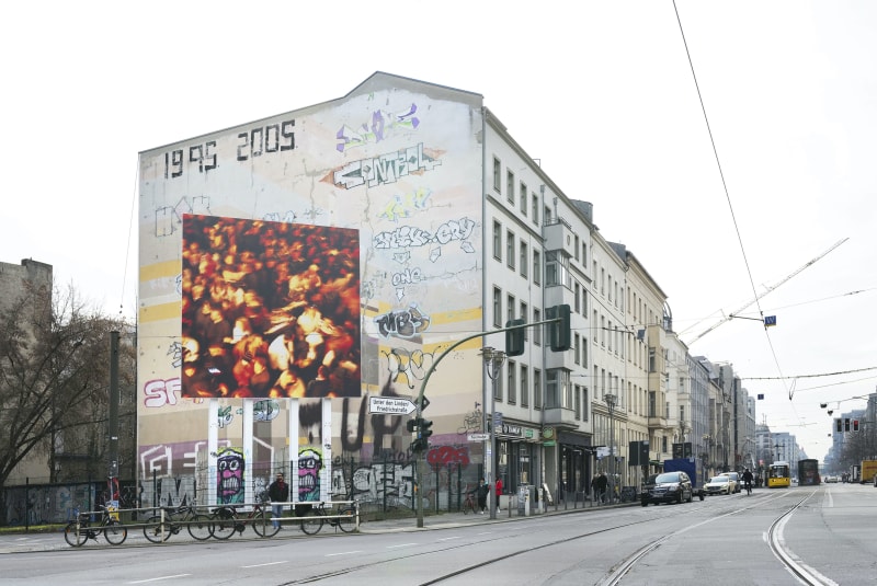 Nan Goldin. The Crowd, Paternò, 2022, installation view intersection of Friedrichstraße / Torstraße, in walking distance from Neuer Berliner Kunstverein (n.b.k.) © photo: Neuer Berliner Kunstverein (n.b.k.) / Jens Ziehe