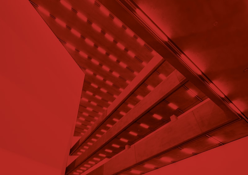 Steve MᶜQueen, Bass, 2024 LED Light and Sound, Courtesy the artist, Co-commissioned work by Laurenz Foundation, Schaulager Basel and Dia Art Foundation, Photo: Irma Boom