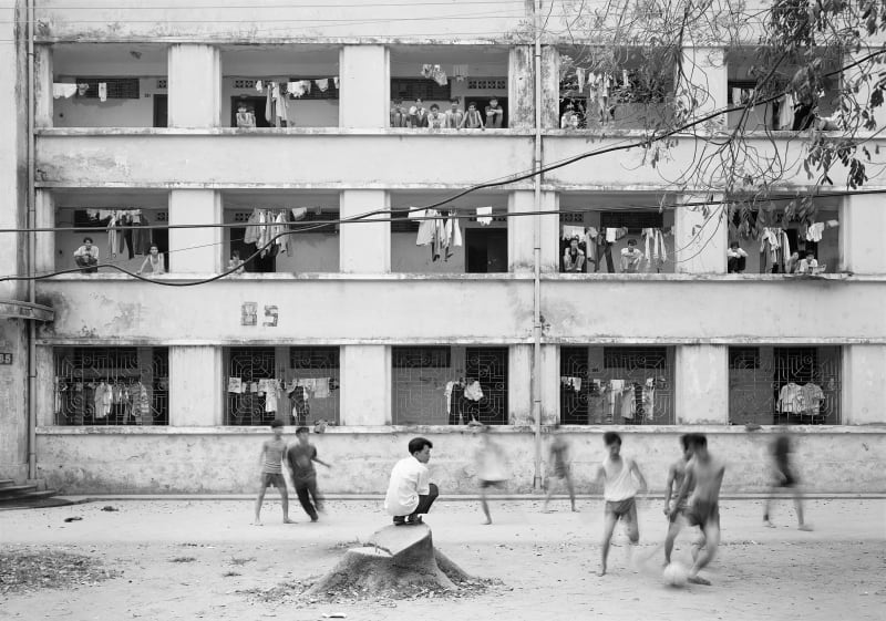 An-My Lê Untitled, Hanoi, Viêt Nam, 1995 Silver gelatin print