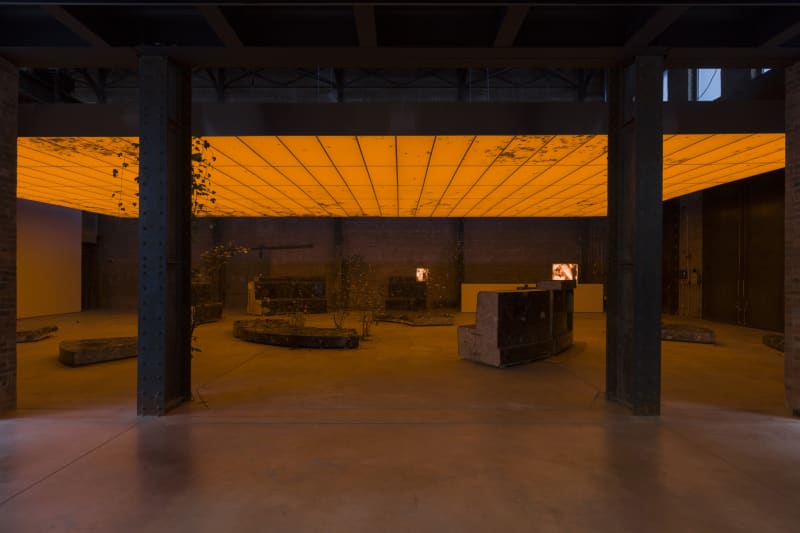 Installation view, Álvaro Urbano: TABLEAU VIVANT, SculptureCenter, New York, 2024-25. Photo: Charles Benton.