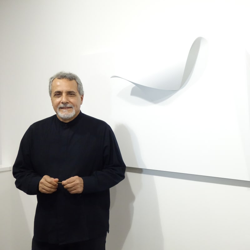 Esencial, Carlos Medina