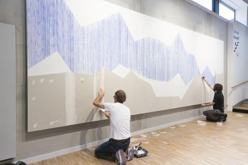 Olivier Petiteau / Particules fines, Tour de France et fuite des Cerveaux, 225 x 650 cm Artothèque de Vitré Communauté / 28 septembre - 08 décembre 2024 (image du montage, septembre 2024)