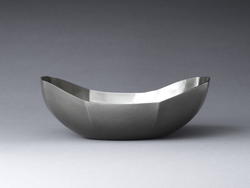 Taguchi Toshichika (Japanese, born 1940). Flower Container, 2015. Heisei period (1989–2019). Copper and silver alloy (oborogin). H. 4 in. (10.2 cm); W. 11 in. (27.9 cm); D. 9 in. (22.9 cm). The Metropolitan Museum of Art, Gift of Hayashi Kaoru, in celebration of the Museum’s 150th Anniversary, 2020 (2020.76.4). Image © Taguchi Toshichika