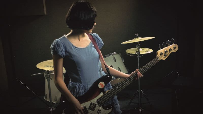 Standing in the Shadow, Cheng Ran, Li Ran and Hiraki Sawa