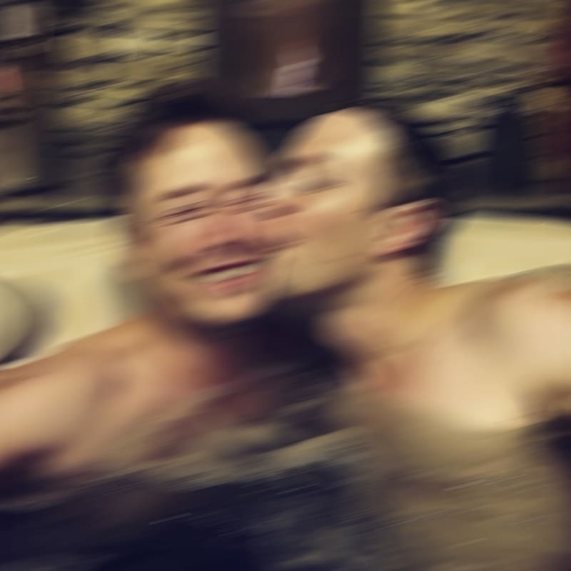 Lauren Dunn, Kissing in the Sauna, photographic print, framed, 115 x 80 cm (detail)
