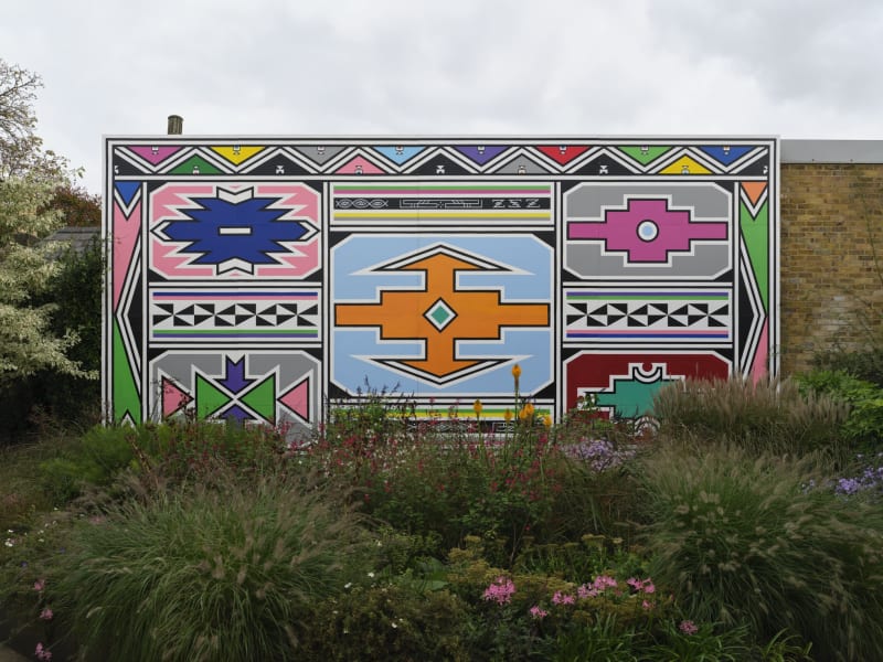 Esther Mahlangu, Umuntu ngumuntu ngabantu, 2024. Serpentine North Garden, 4 October 2024 - 28 September 2025. Courtesy Serpentine and The...