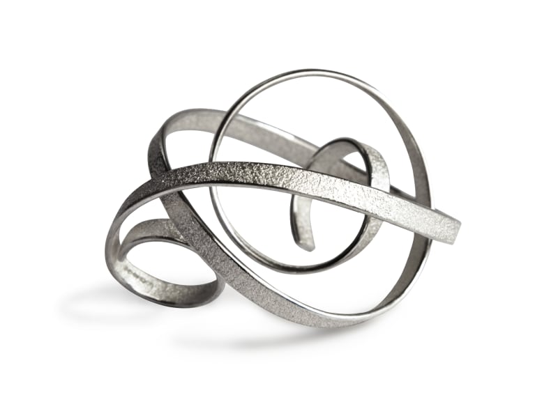 Rings! 1968 - 2001 exhibition organized by Helen Drutt , The Metal Museum in Memphis, Tennessee, USA