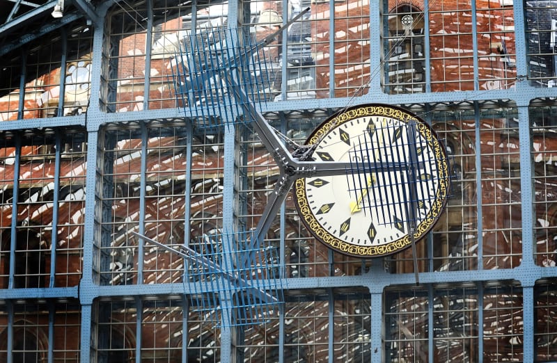 The 2017 Terrace Wires commission by Conrad Shawcross is unveiled at St Pancras International