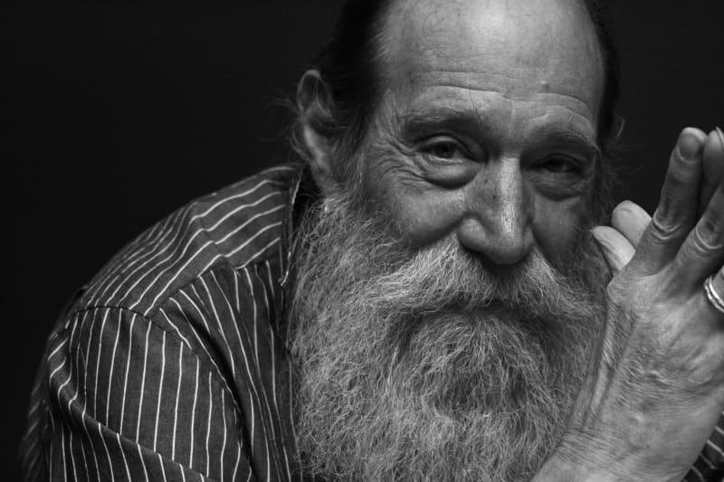 Link to Lawrence Weiner