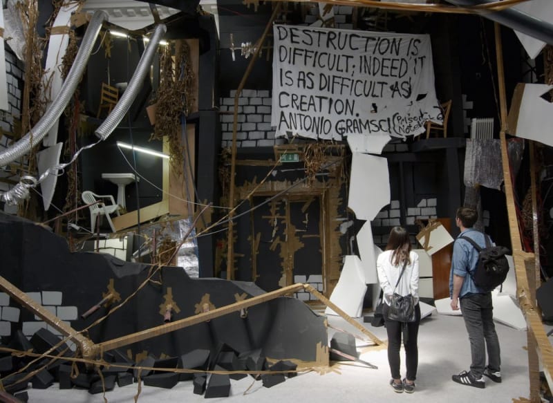 Thomas Hirschhorn: Community of Fragments