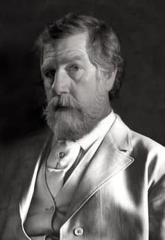 R. Tom Gilleon