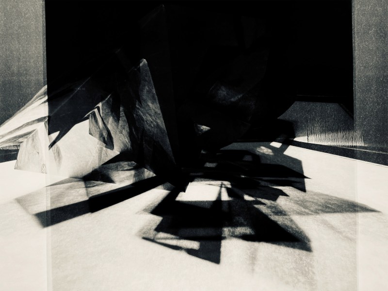 Sara Clark fabrɪkeɪtd