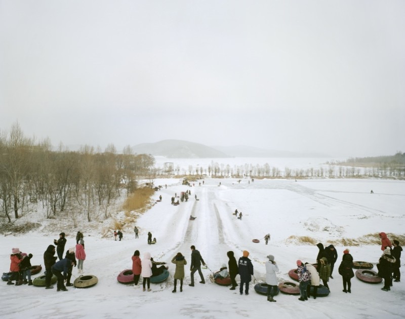 《2017年2月黑龙江·七台河市·桃山水库·滑雪》，赵智，选自《雪国江湖》系列