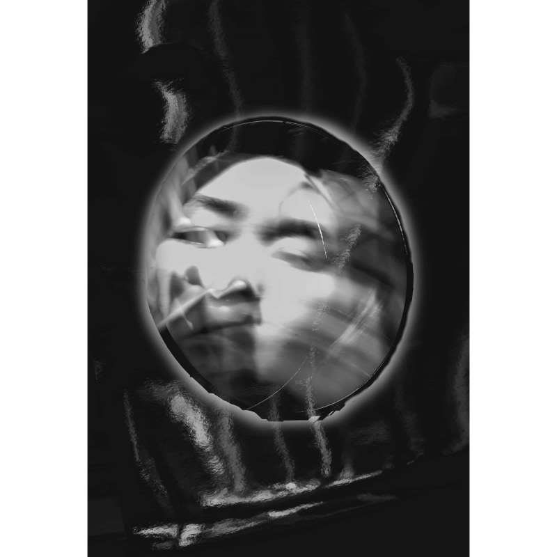 颜梦钰，《光环》，2020年。收藏级艺术微喷。 Meng-Yu Yan, Halo, 2020. Giclee print.