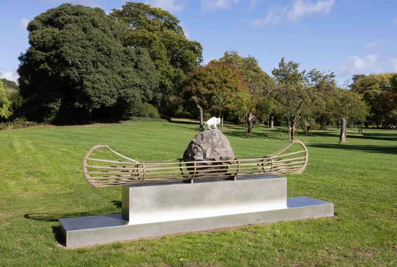 Frieze Sculpture Jaune Quick-to-See Smith