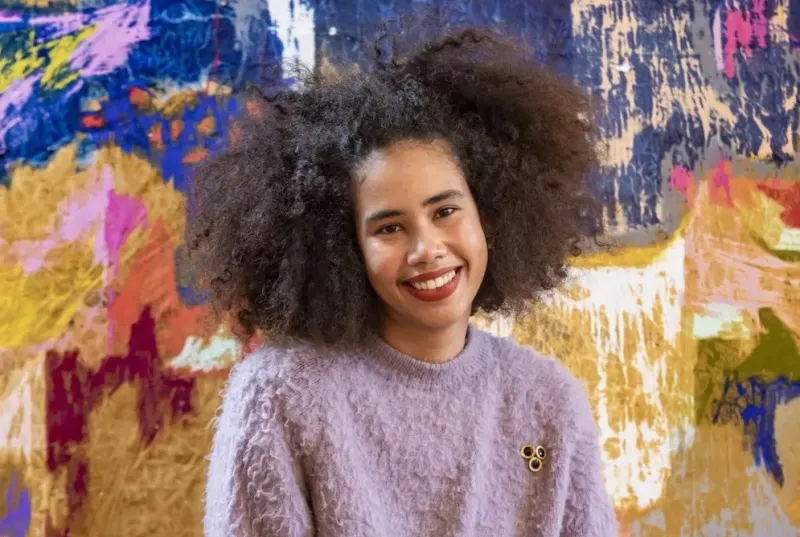 ANA CLÁUDIA ALMEIDA