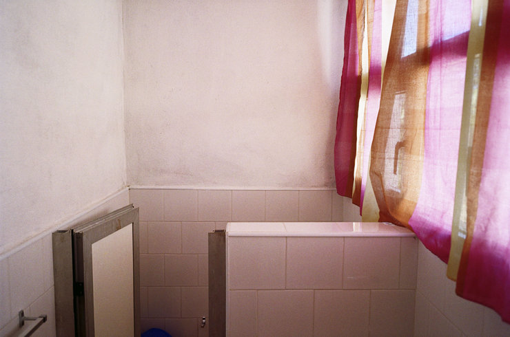 <p>UNTITLED (BATHROOM WITH PINK CURTAIN, CUBA), 2007<br /><em>Pigment print, <span style="line-height: 1.5em;">22 x 28 in </span><span style="line-height: 1.5em;">55.9 x 71.1 cm</span></em></p>