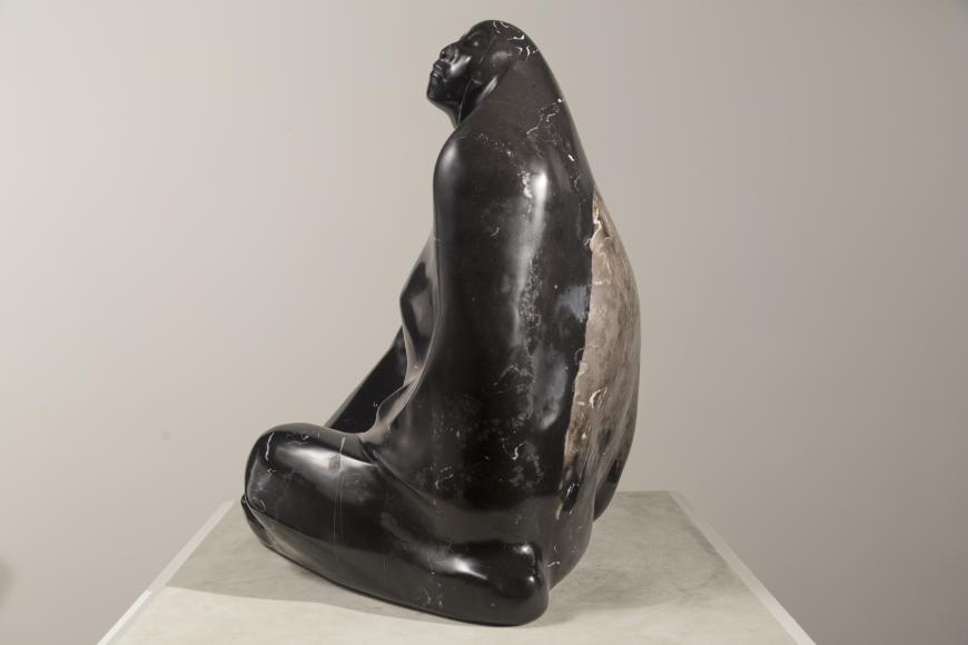 Mujer Sentada con Rebozo