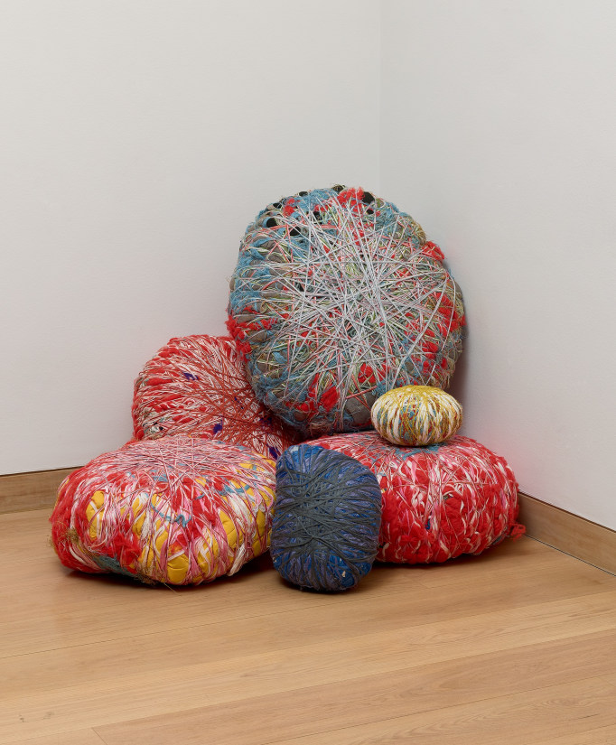 <span class="artist"><strong>Sheila Hicks</strong></span>, <span class="title"><em>Trésors des Nomades</em>, 2014</span>