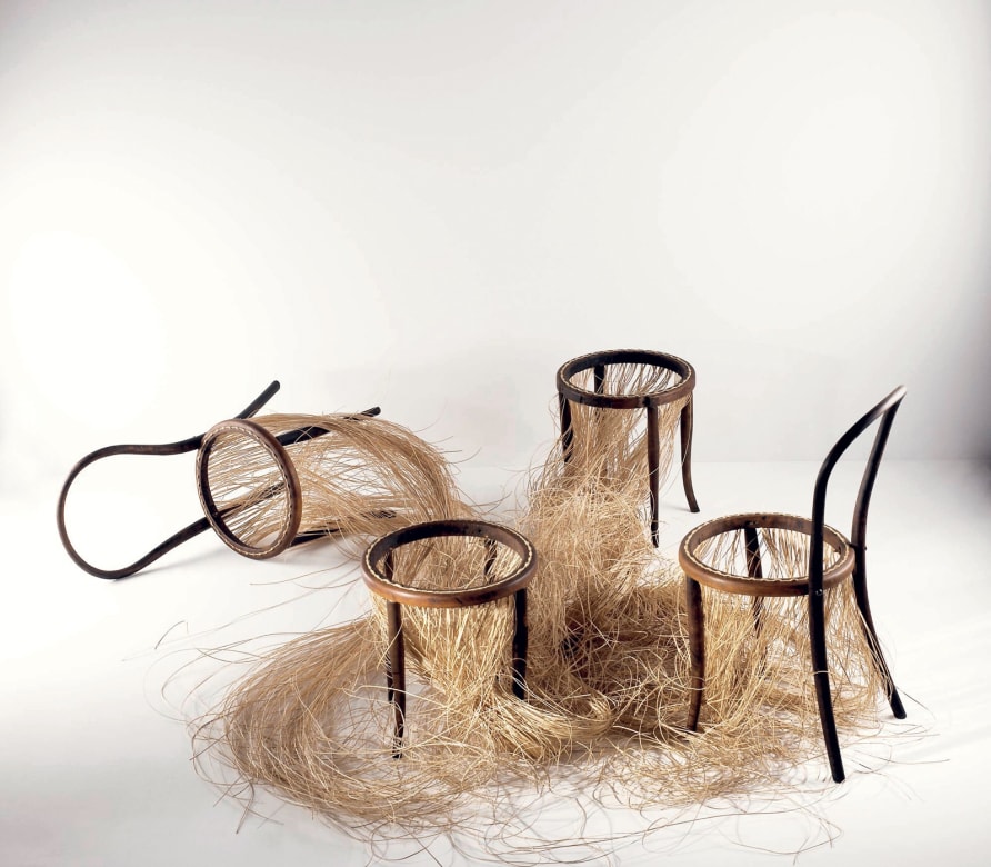Pablo Reinoso, Thonet 21 (2006). © Rodrigo Reinoso © ADAGP, 2022