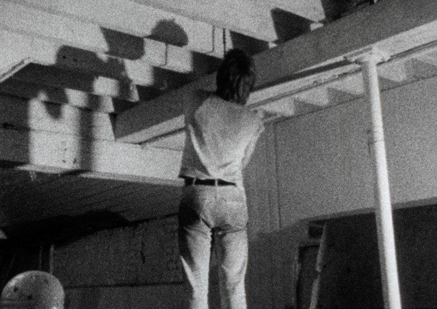 Still from Barry Flanagan, the works, (1969), 16mm film, 15mins. 53 seconds.