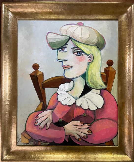 Size L | Seated woman with hat