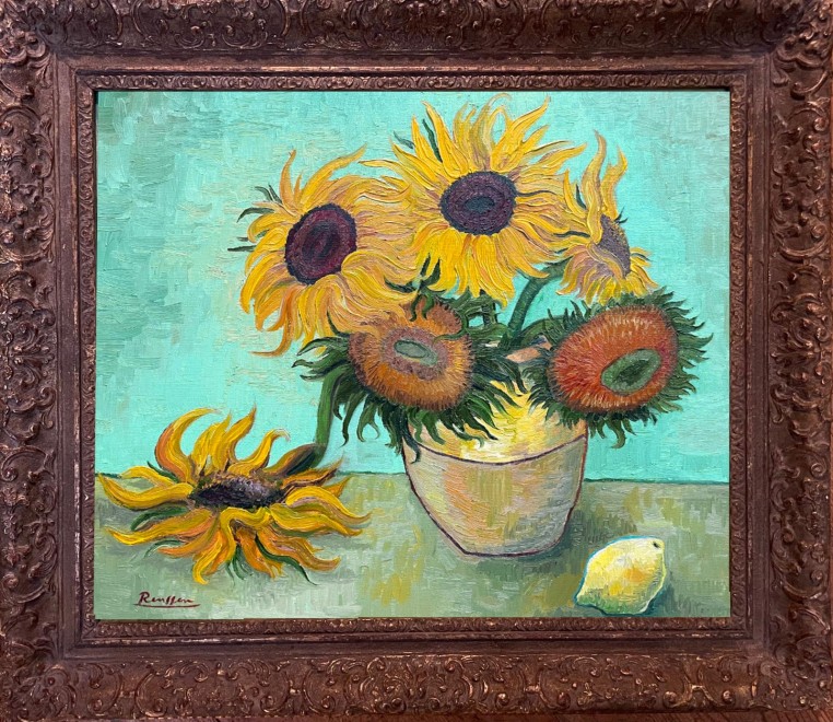 Size M | Sunflowers and lemon on a table