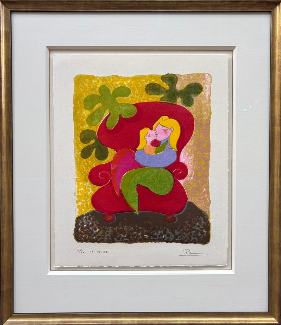 Size M | Mother and child in a red chair