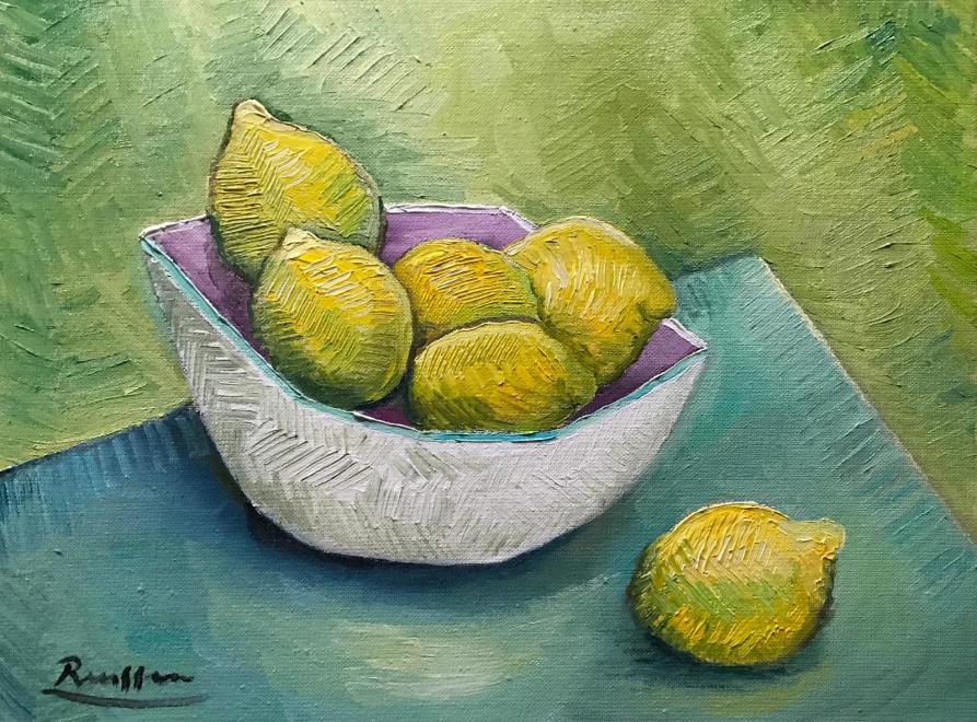Lemons in fruit bowl