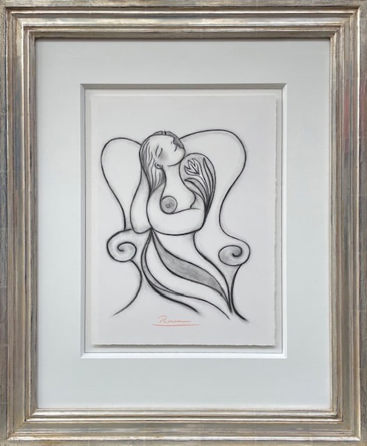 Size M | Seated woman