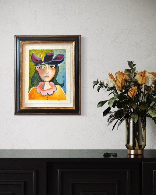 Size S | Woman in a hat 