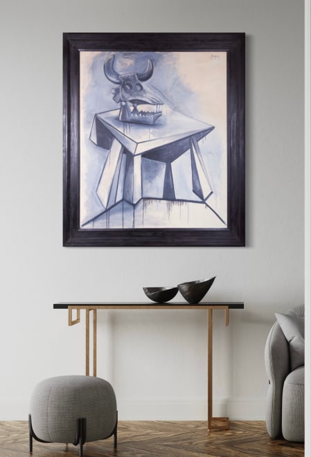 Size L | Skull of a bull on a table