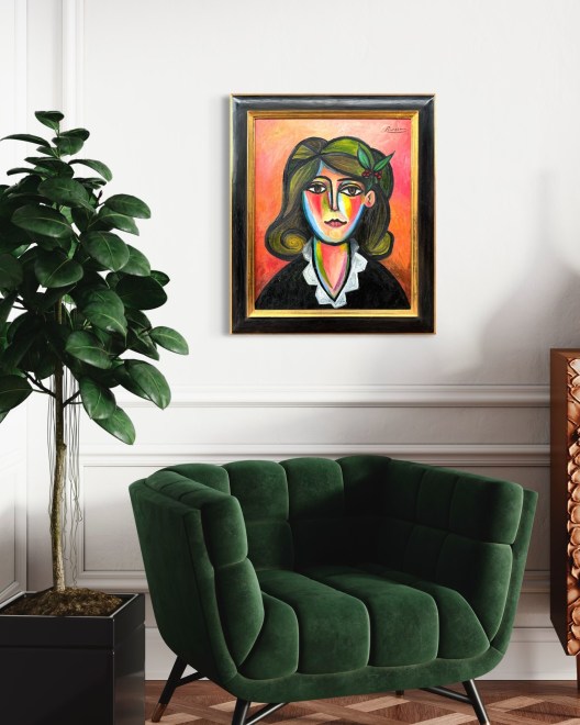 Size M | Portrait of a woman with green hair