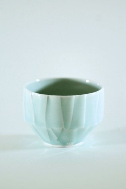 <span class="artist"><strong>Sam Chatto</strong></span>, <span class="title"><em>Faceted Cup</em>, 2023</span>